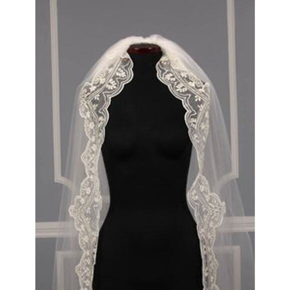 St. Pucchi M9312 Diamond White Gold Chapel Embroidered Wedding Bridal Veil main image 8